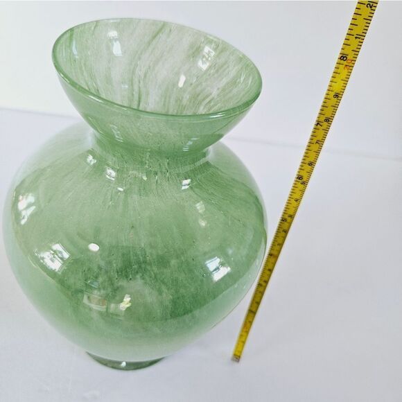 Vintage Green Mottled Art Glass Steuben Cluthra Style Flare Neck Round Base Vase - Picture 9 of 9